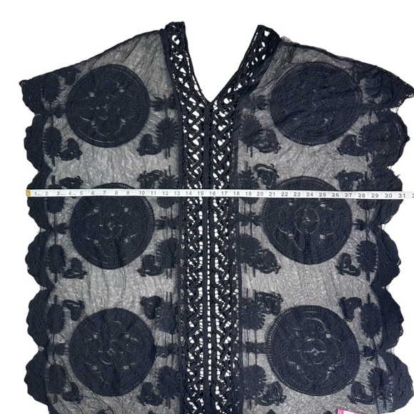 NWT Vince Camuto Black Lace Swimsuit Cover Up. One Size - Picture 5 of 9